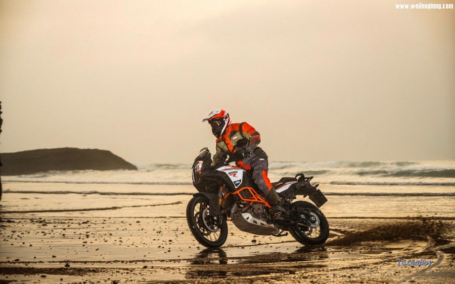 2017-KTM-1290-Super-Adventure-R3.jpg