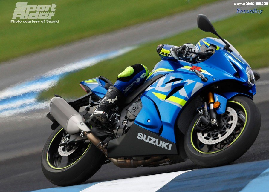 sr_e-146_1115_2017_suzuki_gsxr_1000_first_look_photo_004.jpg