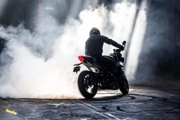 011017-2017-triumph-Street-Triple-RS-530A2371-582x388.jpg