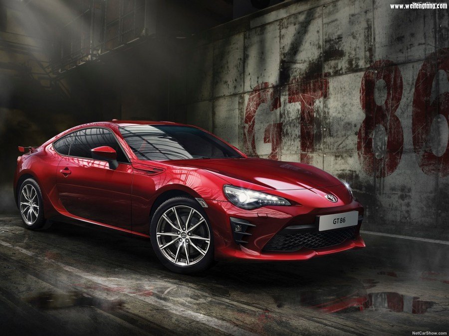 Toyota-GT86-2017-1600-01.jpg