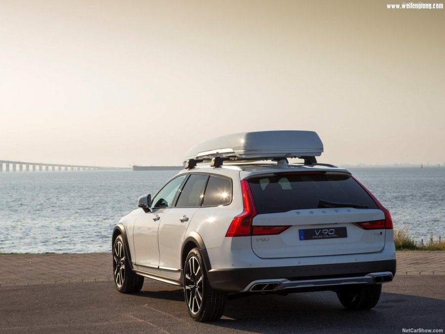 Volvo-V90_Cross_Country-2017-1280-17.jpg