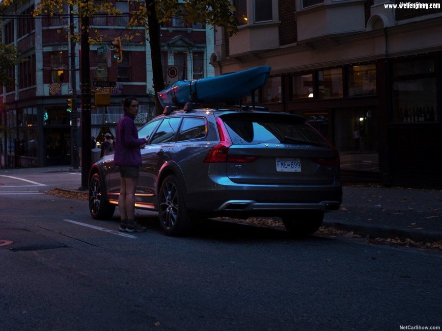 Volvo-V90_Cross_Country-2017-1280-24.jpg