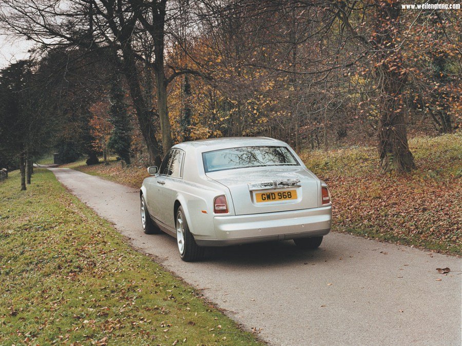 Rolls-Royce-Phantom-2003-1280-45.jpg