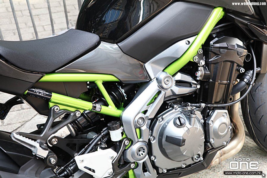 2017_KAWASAKI_Z900_ABS_06.jpg
