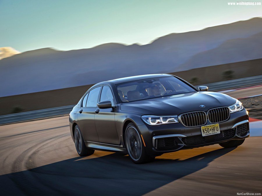BMW-M760Li_xDrive-2017-1280-16.jpg