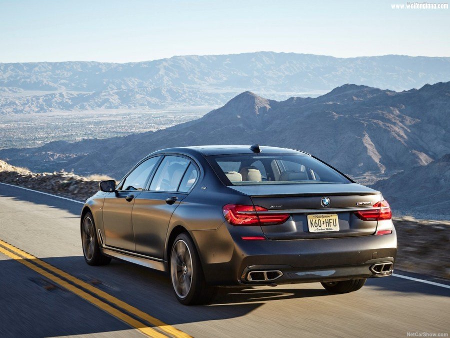 BMW-M760Li_xDrive-2017-1280-6b.jpg