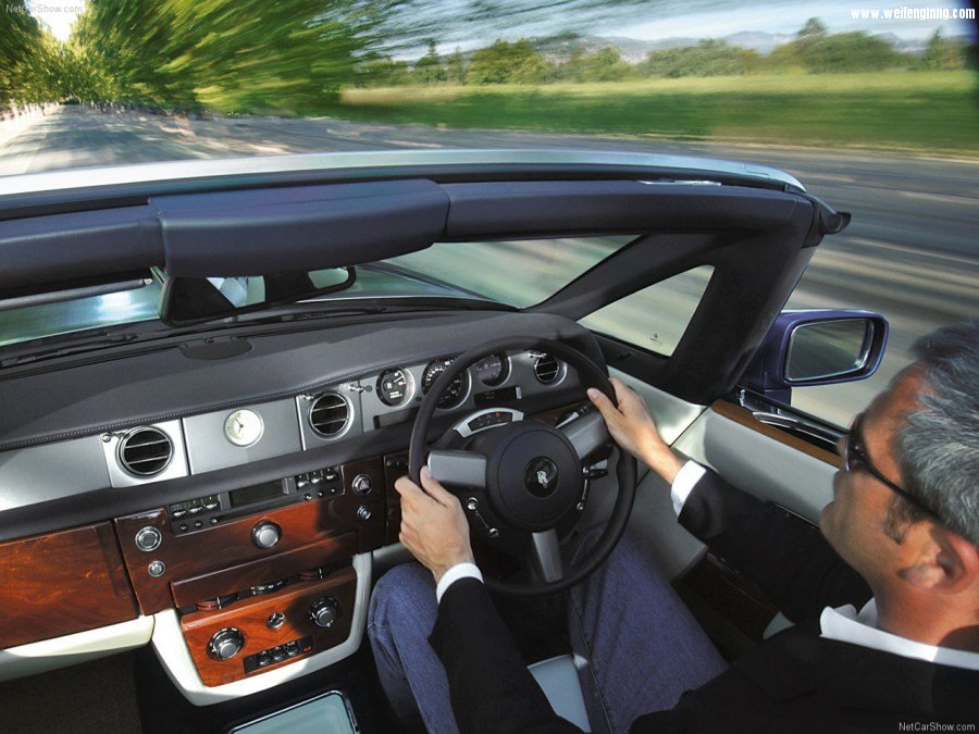 Rolls-Royce-Phantom_Drophead_Coupe-2008-1280-28.jpg