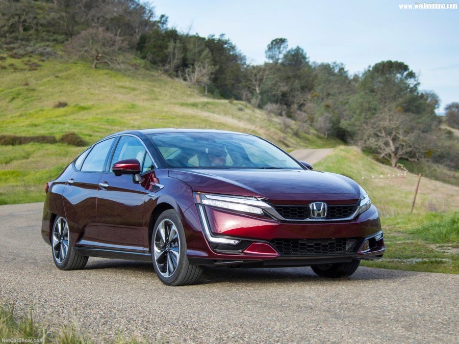 Honda-Clarity_Fuel_Cell-2017-1280-09.jpg