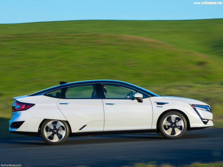 Honda-Clarity_Fuel_Cell-2017-1280-1f.jpg