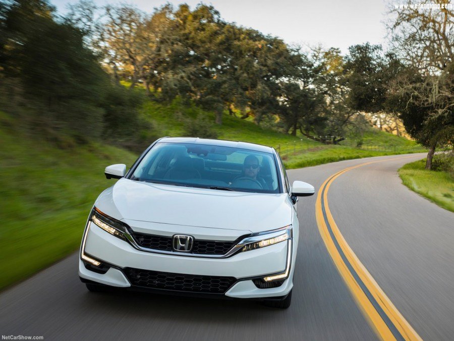 Honda-Clarity_Fuel_Cell-2017-1280-2e.jpg