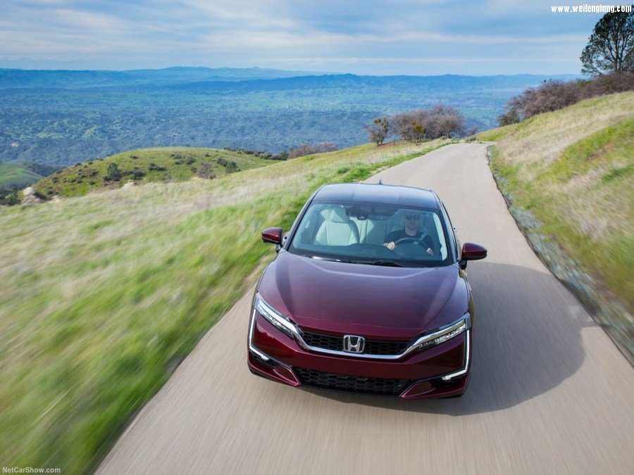 Honda-Clarity_Fuel_Cell-2017-1280-30.jpg