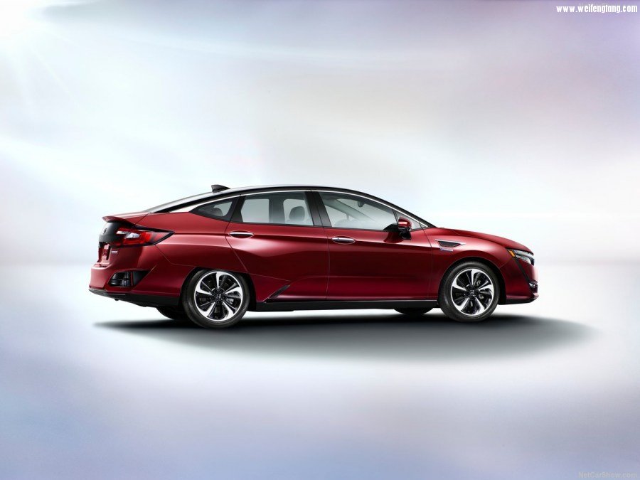 Honda-Clarity_Fuel_Cell-2017-1280-38.jpg