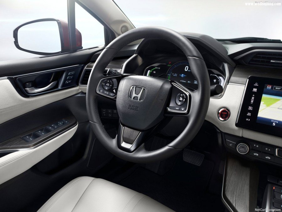 Honda-Clarity_Fuel_Cell-2017-1280-4f.jpg
