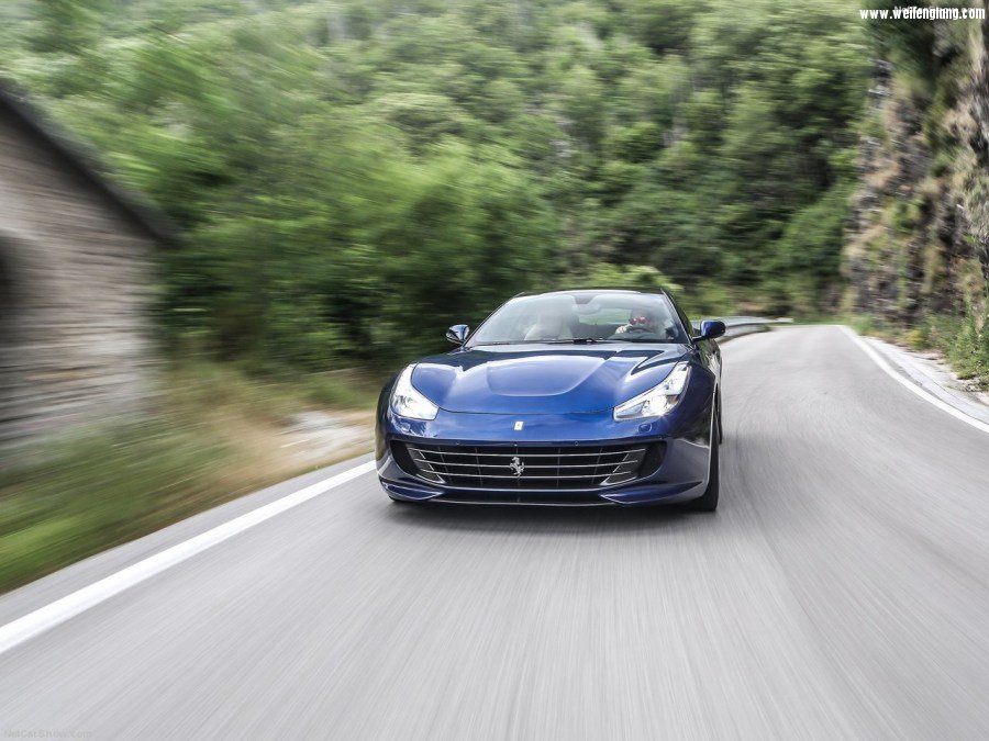 Ferrari-GTC4_Lusso-2017-1280-21.jpg