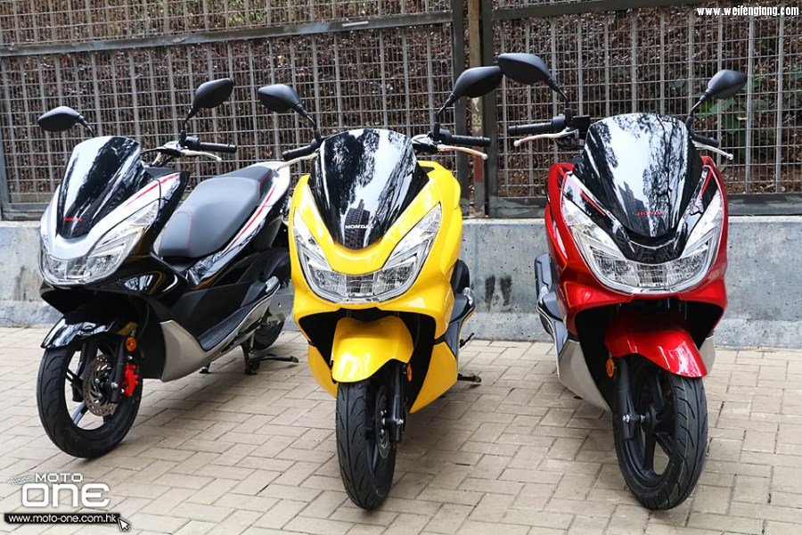2017_HONDA_PCX150_01.jpg