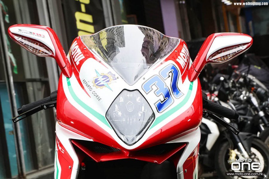 2017_MV_Agusta_F3_800_RC_09.jpg
