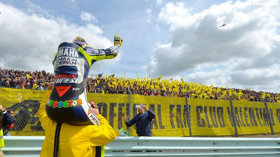rossi_fans.big.jpg