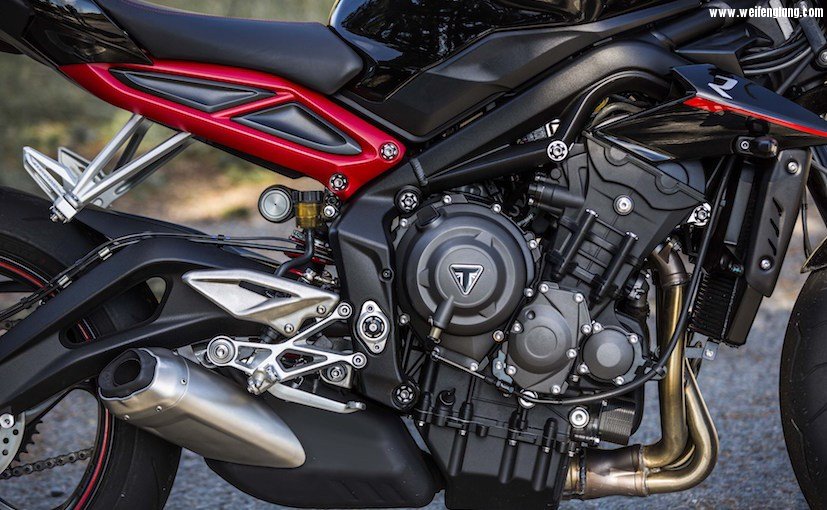 2017-triumph-street-triple-rs-engine_827x510_41484127597.jpg