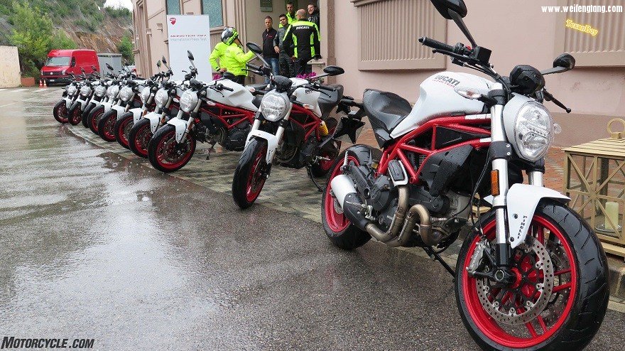 032717-2017-ducati-monster-797-IMG_6564.jpg