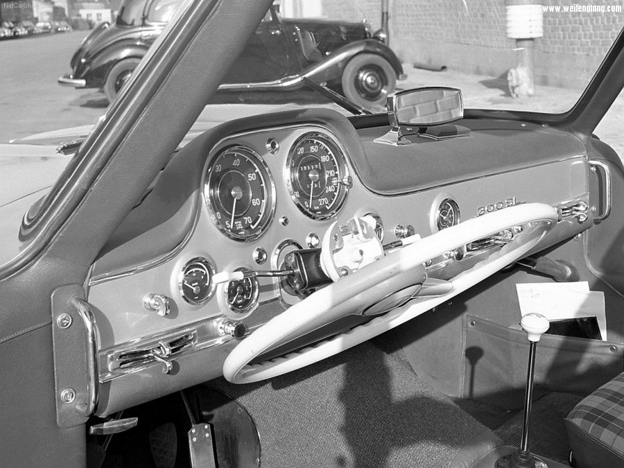 Mercedes-Benz-300_SL_Gullwing-1954-1280-28.jpg
