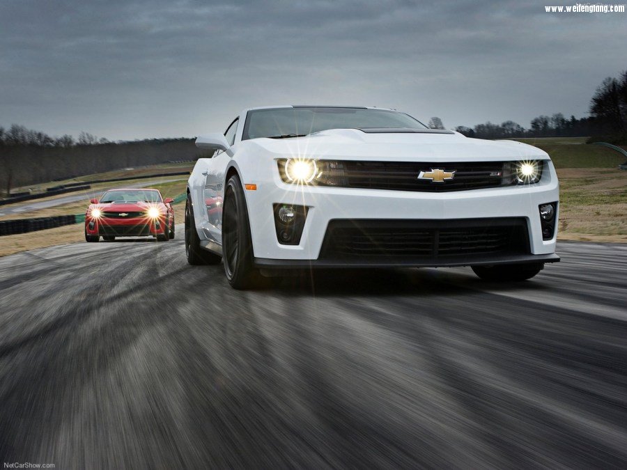 Chevrolet-Camaro_ZL1-2012-1280-10.jpg