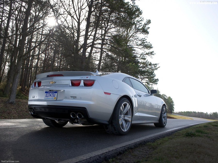 Chevrolet-Camaro_ZL1-2012-1280-18.jpg