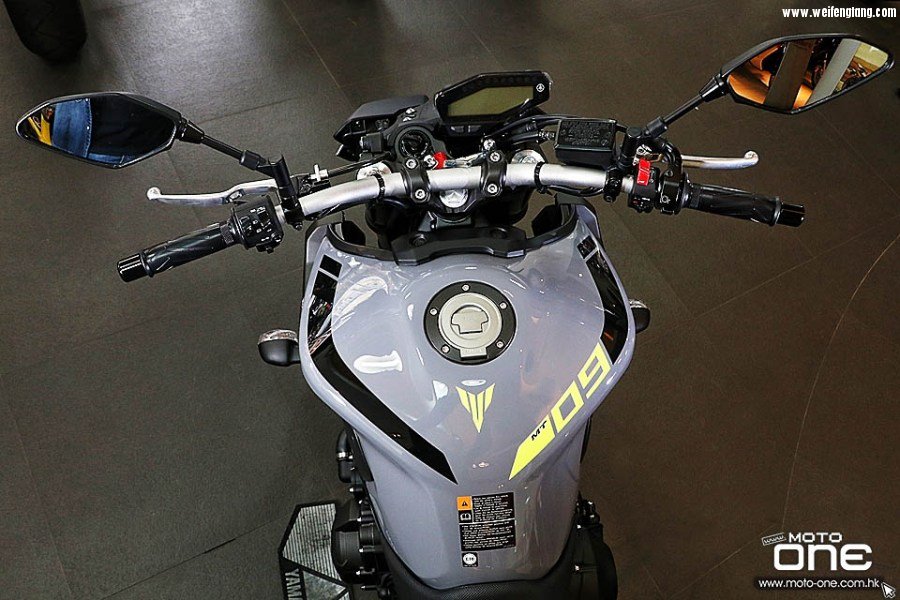 2017_YAMAHA_MT-09_ABS_17.jpg