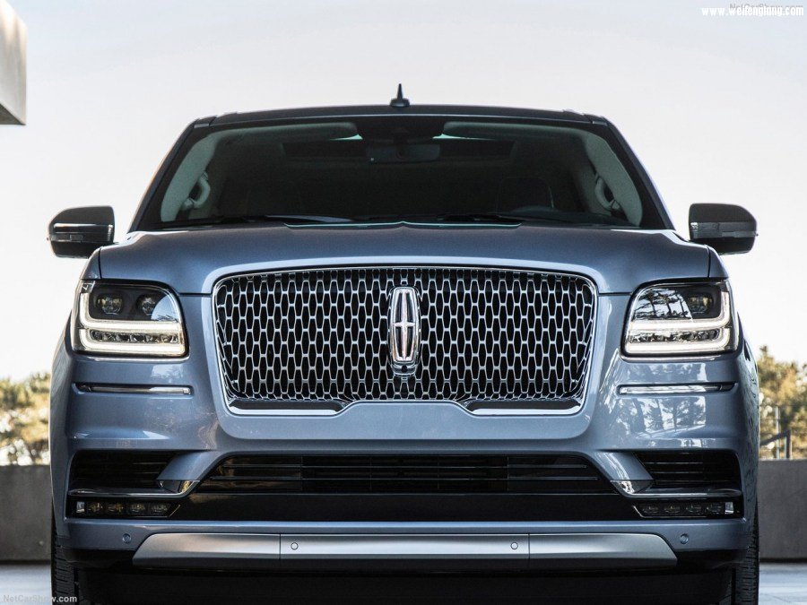 Lincoln-Navigator-2018-1280-08.jpg
