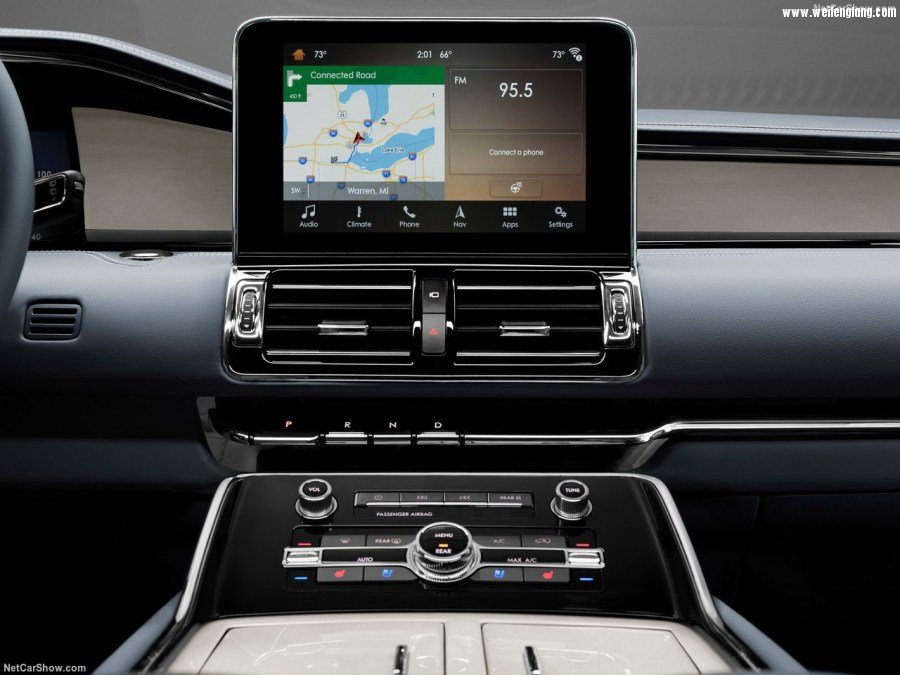 Lincoln-Navigator-2018-1280-10.jpg