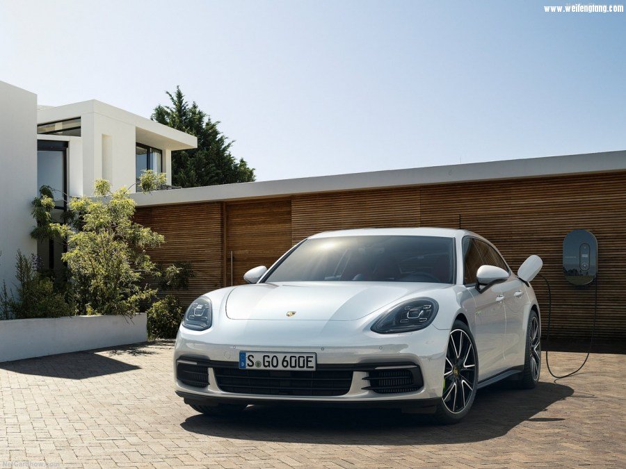 Porsche-Panamera_Sport_Turismo-2018-1280-04.jpg