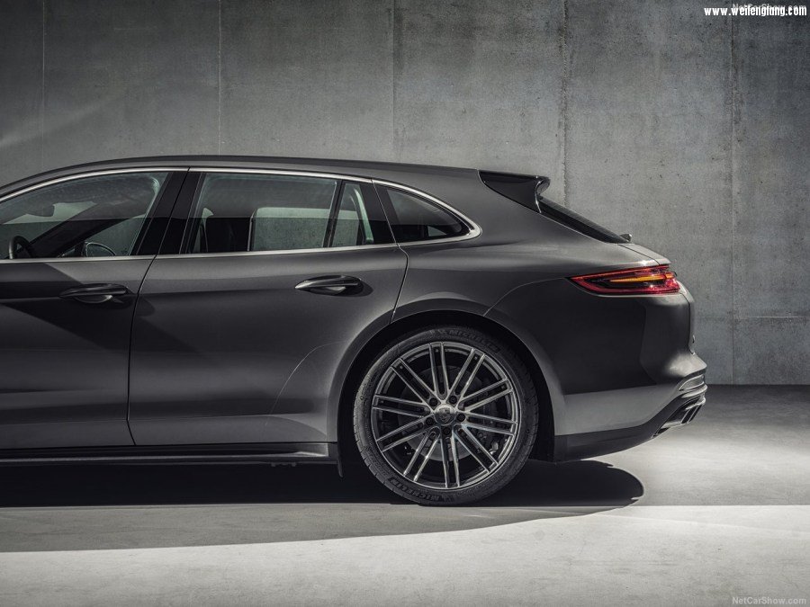 Porsche-Panamera_Sport_Turismo-2018-1280-23.jpg