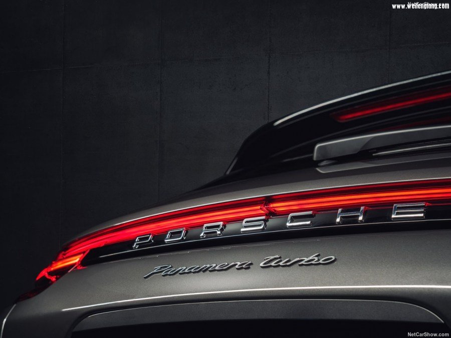 Porsche-Panamera_Sport_Turismo-2018-1280-26.jpg