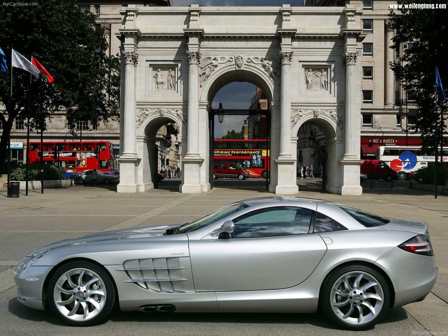 Mercedes-Benz-SLR_McLaren-2004-1280-59.jpg
