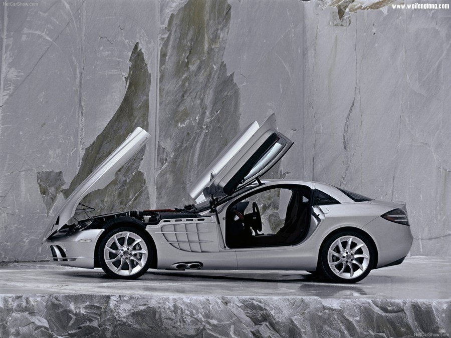 Mercedes-Benz-SLR_McLaren-2004-1280-5c.jpg