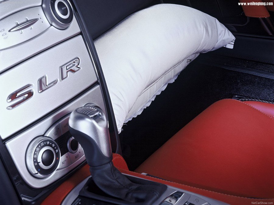 Mercedes-Benz-SLR_McLaren-2004-1280-a3.jpg