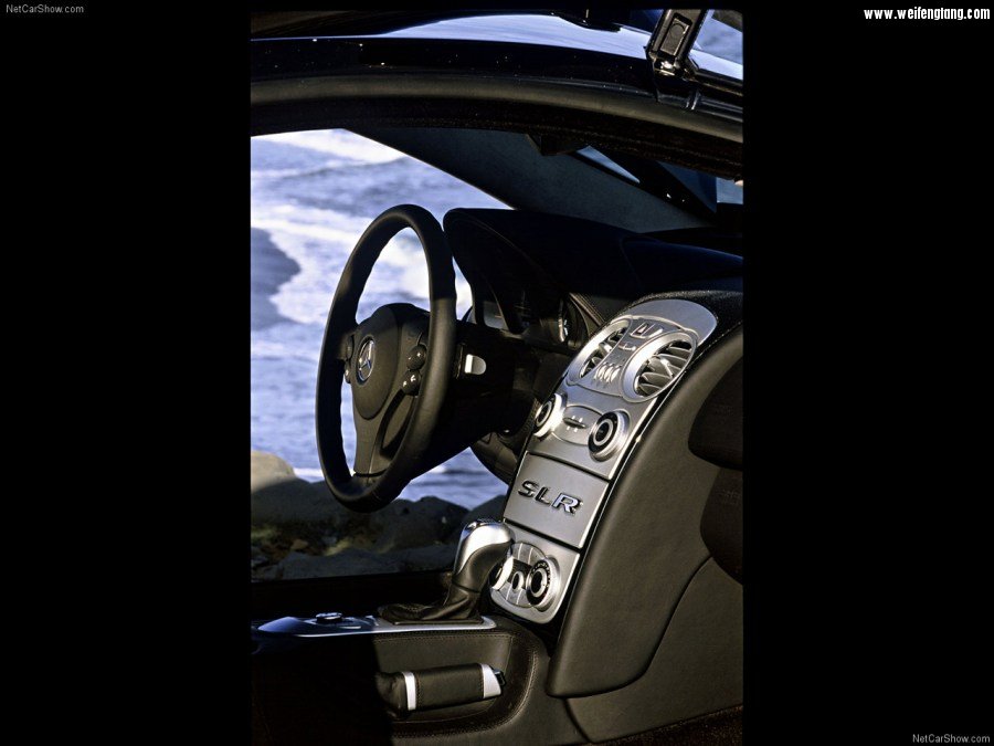 Mercedes-Benz-SLR_McLaren-2004-1280-d0.jpg