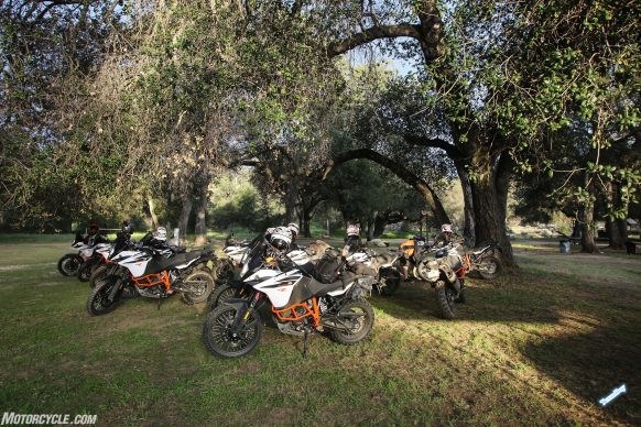 033017-2017-ktm-1090-adventure-r-2A0A2614-group-582x388.jpg