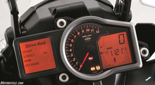 033017-2017-KTM-1090-Adventure-R-gauges-633x348.jpg