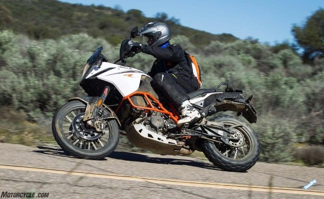 033017-2017-KTM-1090-Adventure-R-road-633x388.jpg