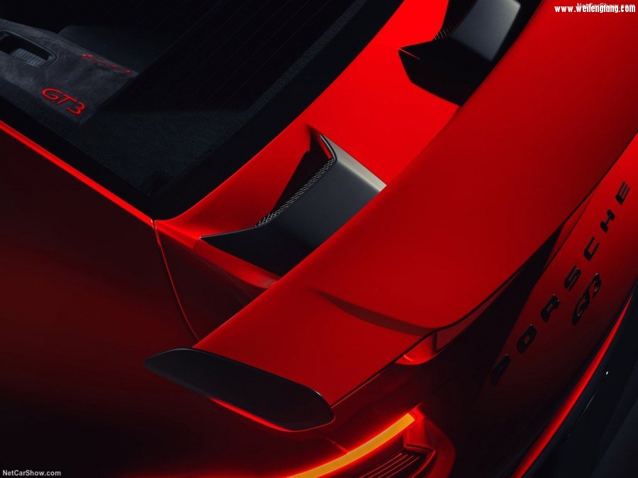Porsche-911_GT3-2018-1280-c6.jpg