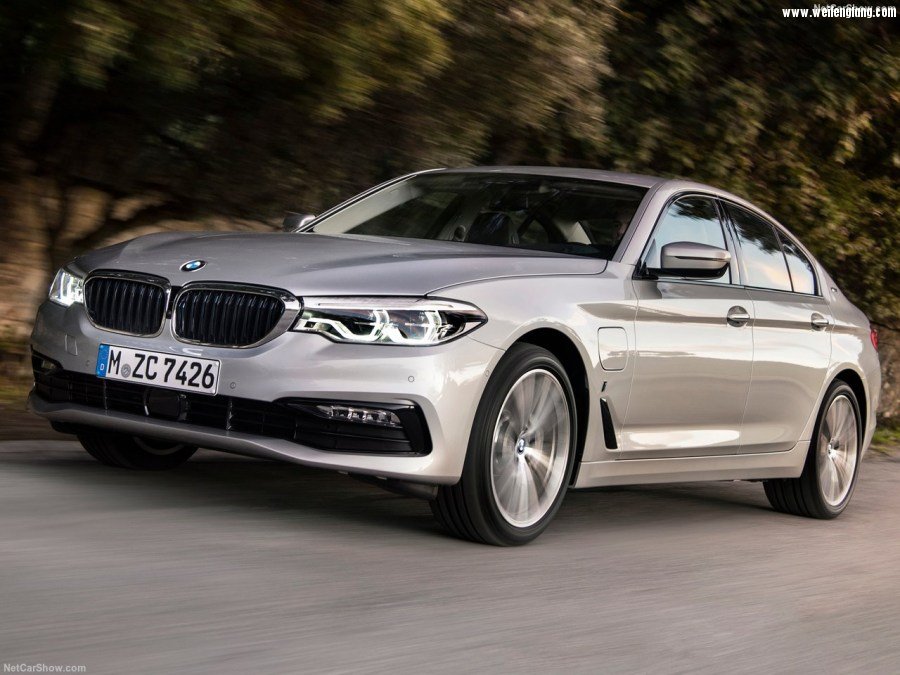 BMW-530e_iPerformance-2018-1280-05.jpg