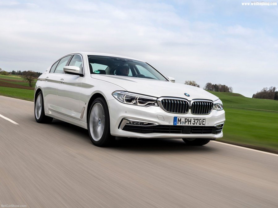 BMW-530e_iPerformance-2018-1280-0b.jpg