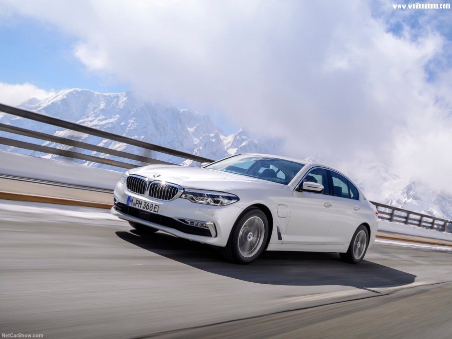 BMW-530e_iPerformance-2018-1280-0f.jpg