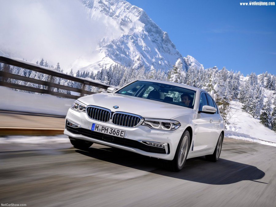 BMW-530e_iPerformance-2018-1280-12.jpg