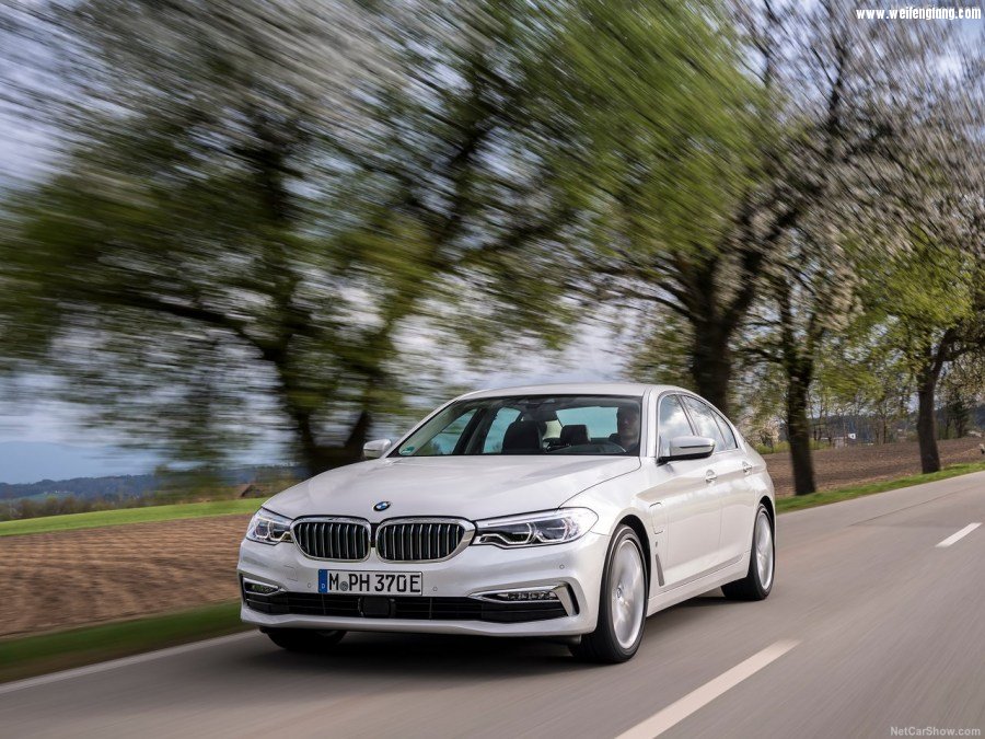 BMW-530e_iPerformance-2018-1280-18.jpg