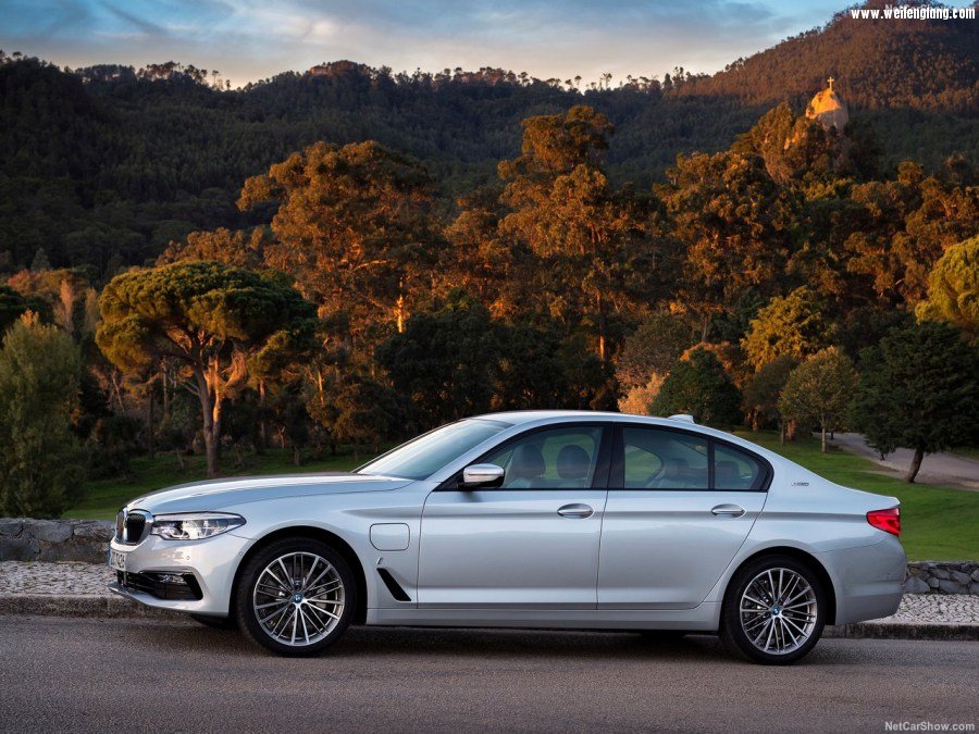 BMW-530e_iPerformance-2018-1280-1a.jpg
