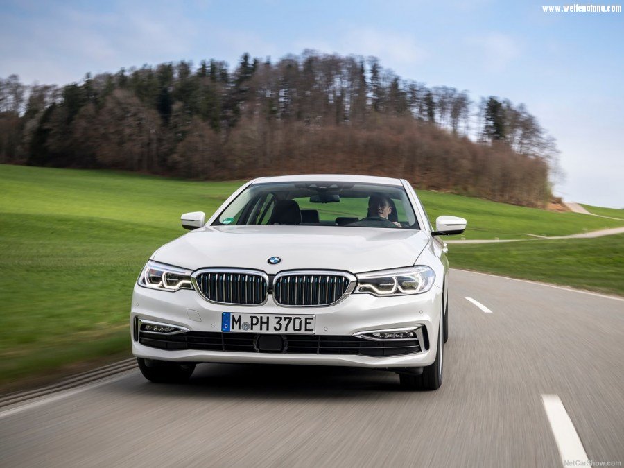BMW-530e_iPerformance-2018-1280-33.jpg