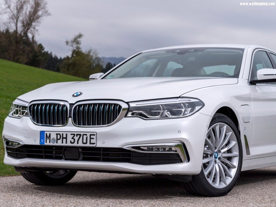 BMW-530e_iPerformance-2018-1280-40.jpg