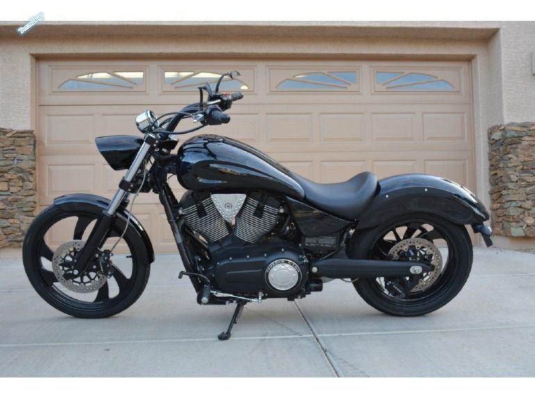 2008_victory_vegas_8 ball.jpg