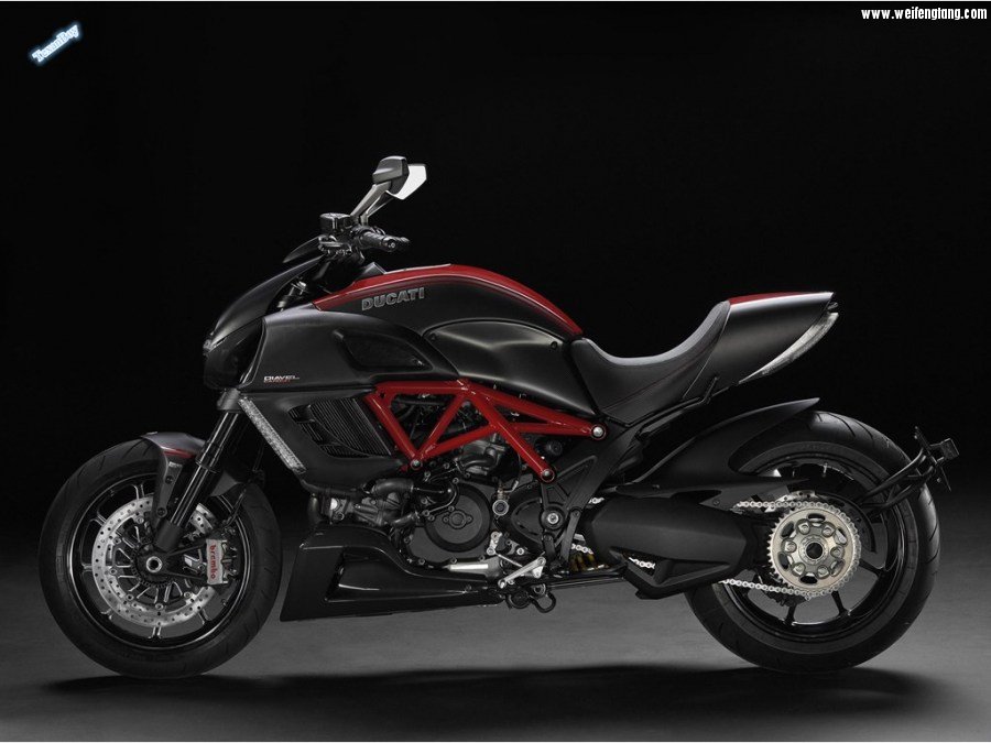 ducati_diavel_carbon.jpg